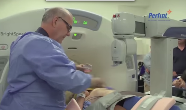 Perfint Healthcare

　Perfint Healthcareは、医師のがん診断、疼痛ケア、手術などを一貫して支援するCT画像誘導ロボットシステムである「MAXIO」を作った。MAXIOは例えば、人間の医師よりも正確に、腫瘍のどこに針を刺すべきかを判断することができる。このロボットは、これまでに世界中の1500の病院に導入されている。