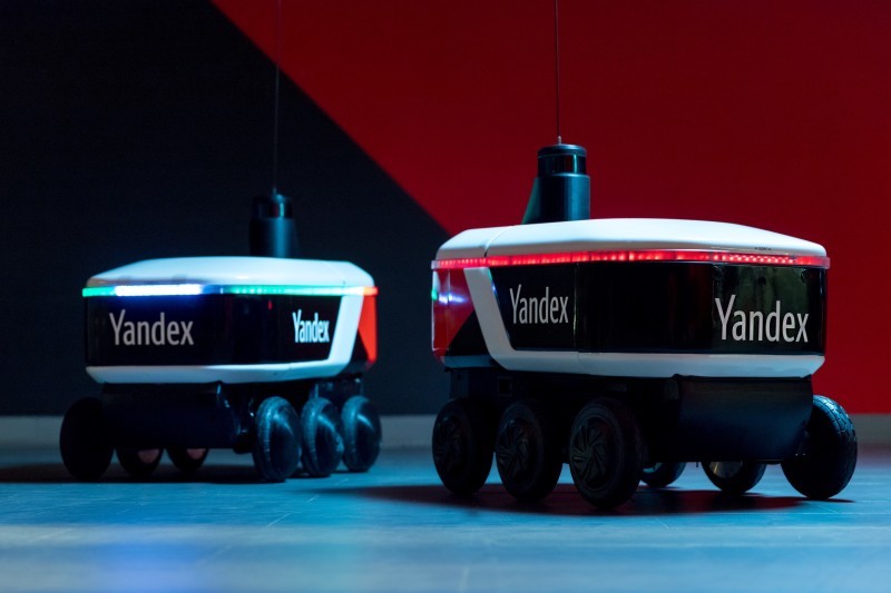 Amazon ScoutやStarship Technologiesのロボットと似たデザイン（出典：Yandex）